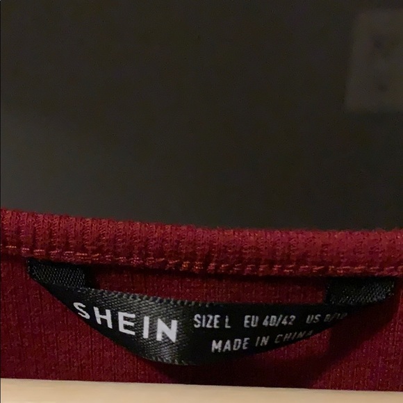 Red crop top - Picture 2 of 3